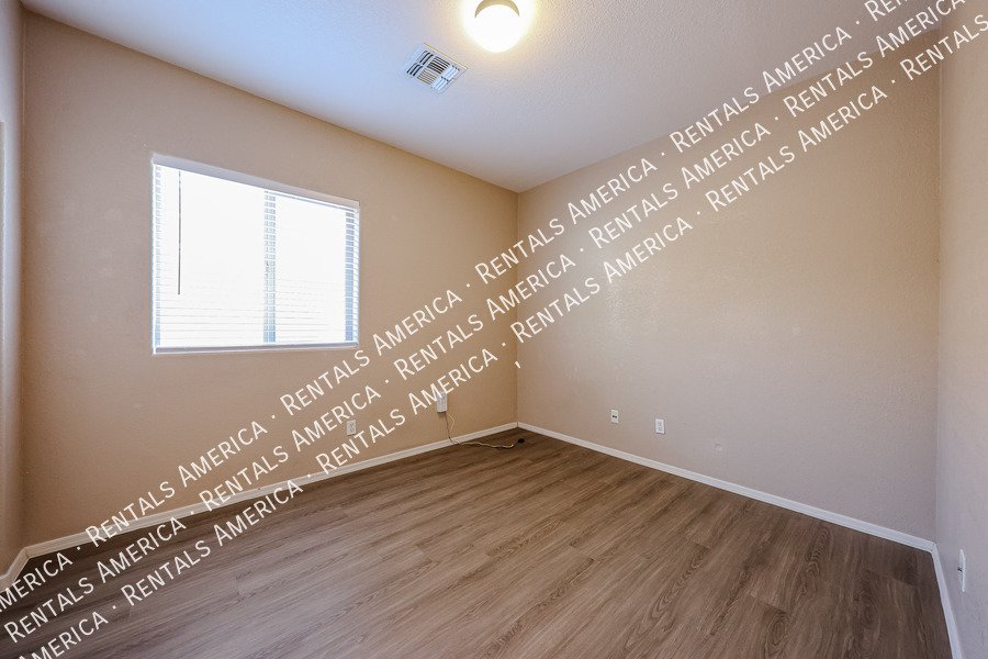 Beautiful 3 bedroom home in Gated Chandler Community! property image