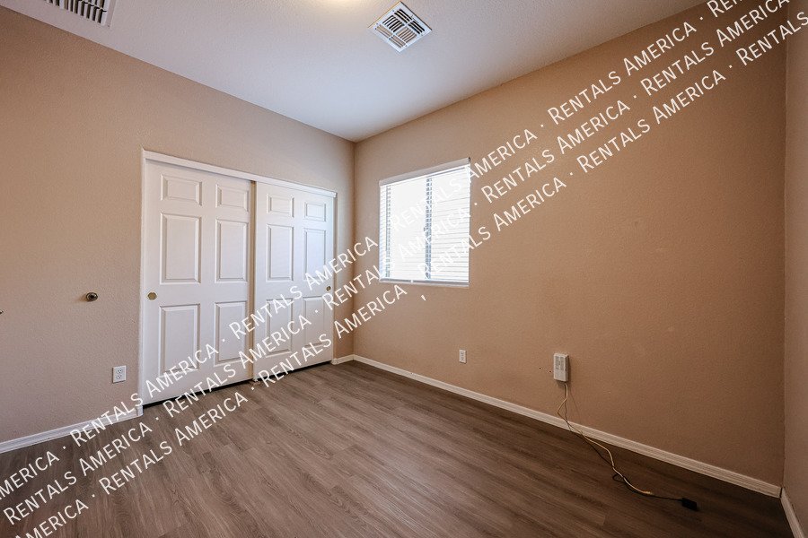 Beautiful 3 bedroom home in Gated Chandler Community! property image