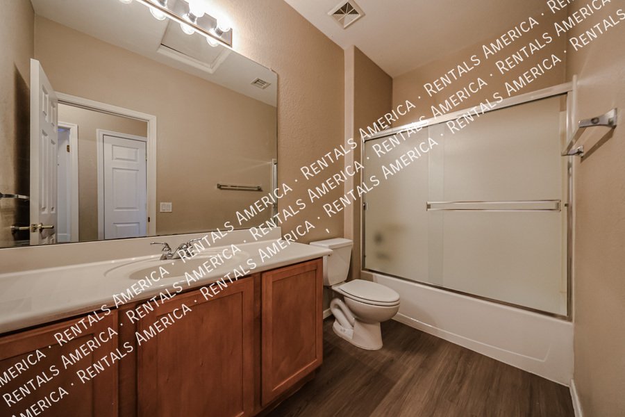 Beautiful 3 bedroom home in Gated Chandler Community! property image