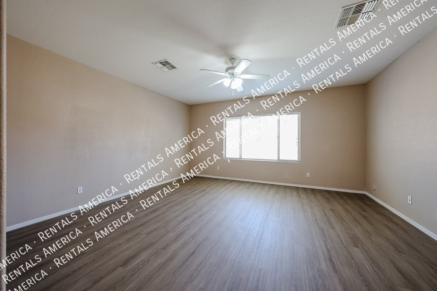 Beautiful 3 bedroom home in Gated Chandler Community! property image