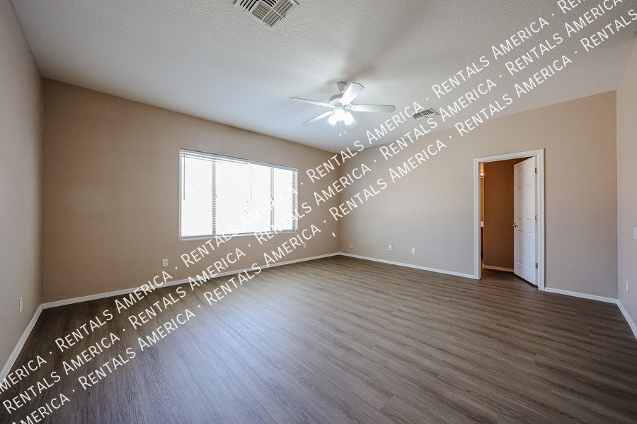 Beautiful 3 bedroom home in Gated Chandler Community! property image