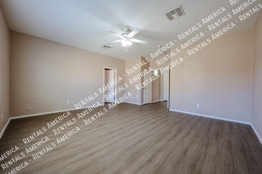 Beautiful 3 bedroom home in Gated Chandler Community! property image