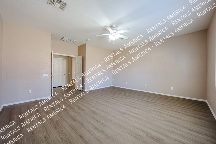 Beautiful 3 bedroom home in Gated Chandler Community! property image