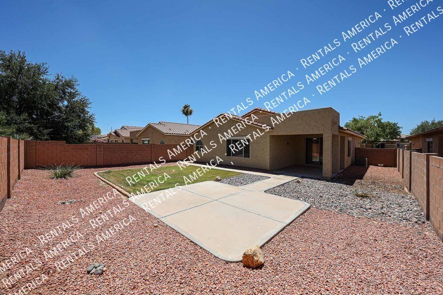 Beautiful 3 bedroom home in Gated Chandler Community! property image