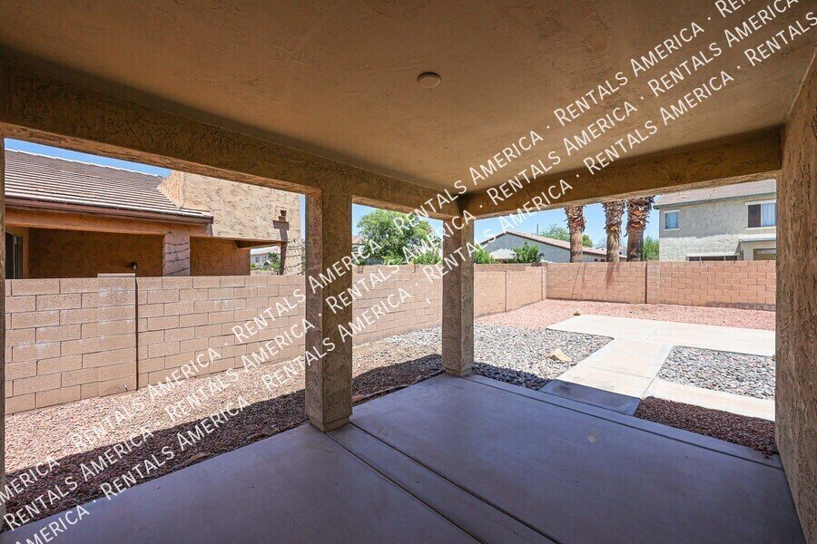 Beautiful 3 bedroom home in Gated Chandler Community! property image