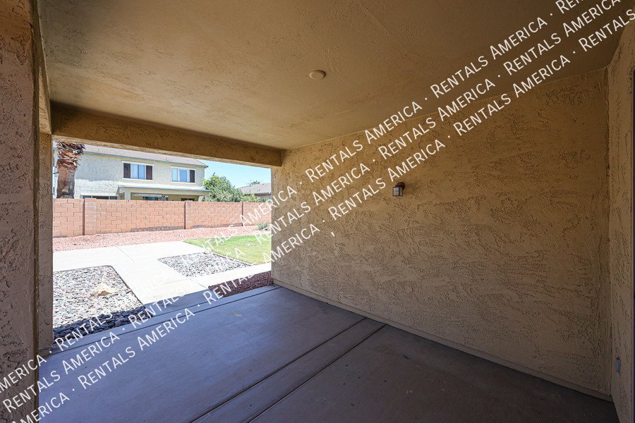 Beautiful 3 bedroom home in Gated Chandler Community! property image