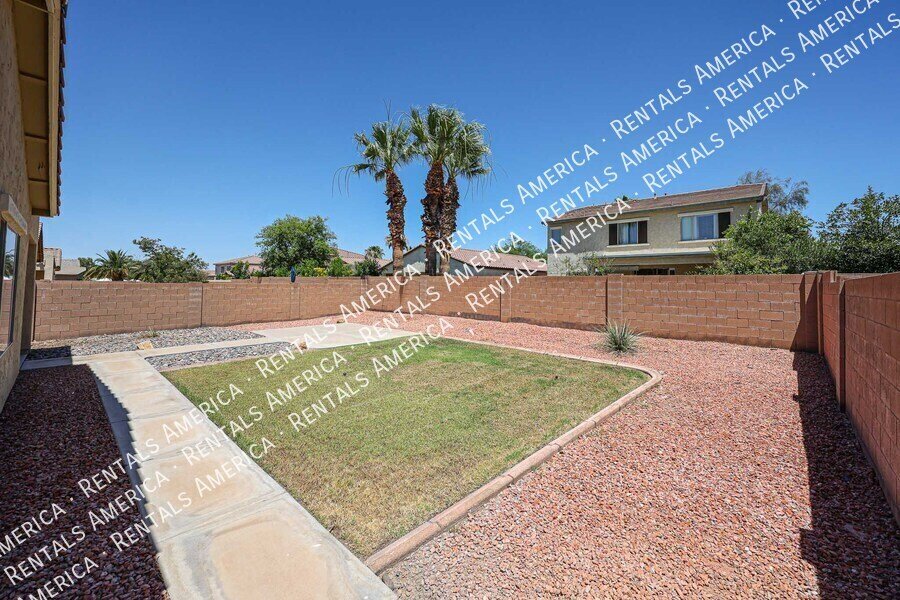 Beautiful 3 bedroom home in Gated Chandler Community! property image