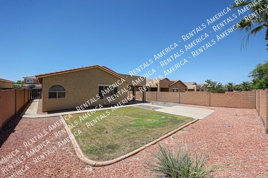 Beautiful 3 bedroom home in Gated Chandler Community! property image
