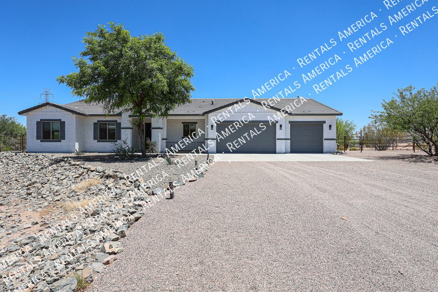 Gorgeous 3 bedroom + Den home  in Scottsdale property image