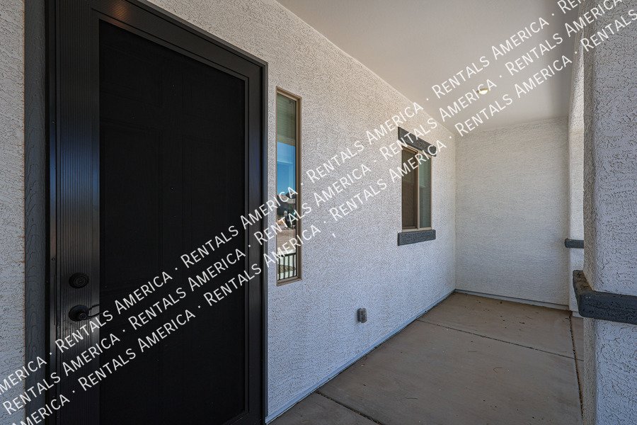 Gorgeous 3 bedroom + Den home  in Scottsdale property image