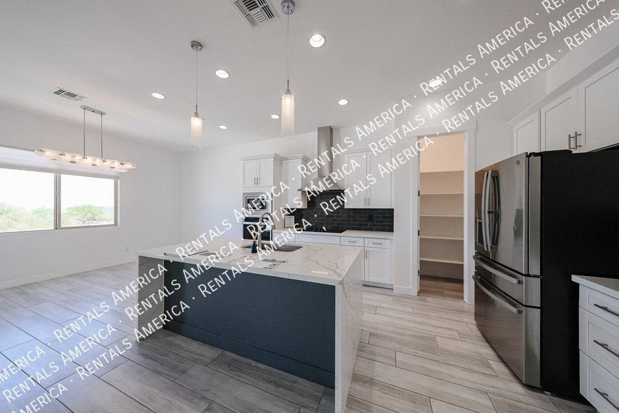 Gorgeous 3 bedroom + Den home  in Scottsdale property image