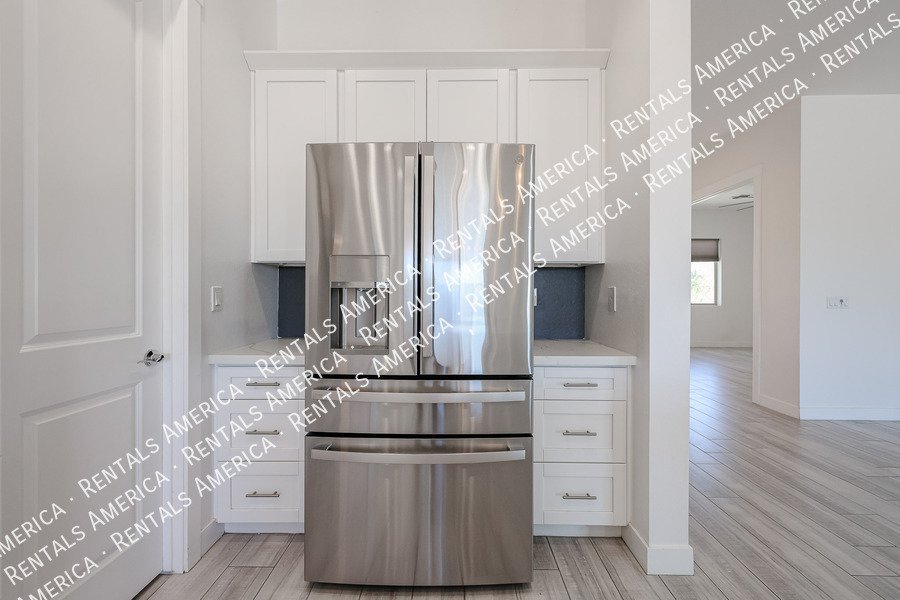 Gorgeous 3 bedroom + Den home  in Scottsdale property image