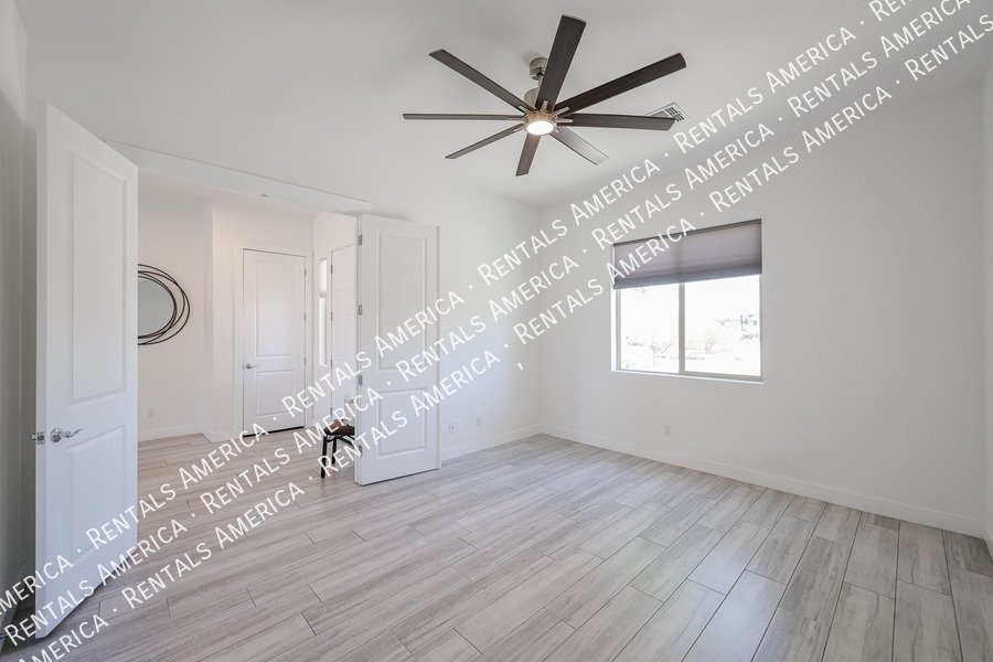 Gorgeous 3 bedroom + Den home  in Scottsdale property image