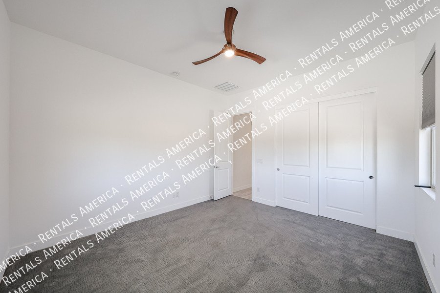 Gorgeous 3 bedroom + Den home  in Scottsdale property image
