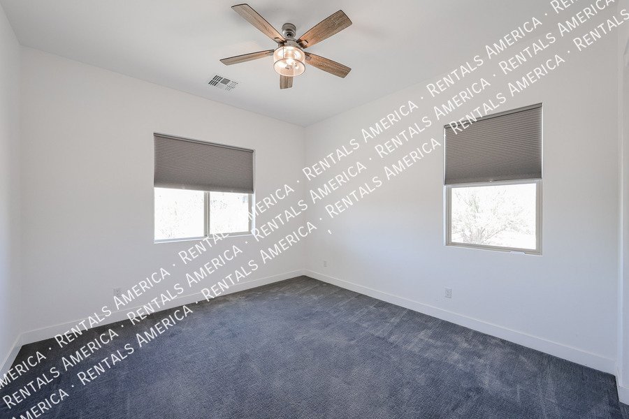 Gorgeous 3 bedroom + Den home  in Scottsdale property image