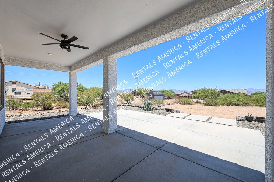 Gorgeous 3 bedroom + Den home  in Scottsdale property image