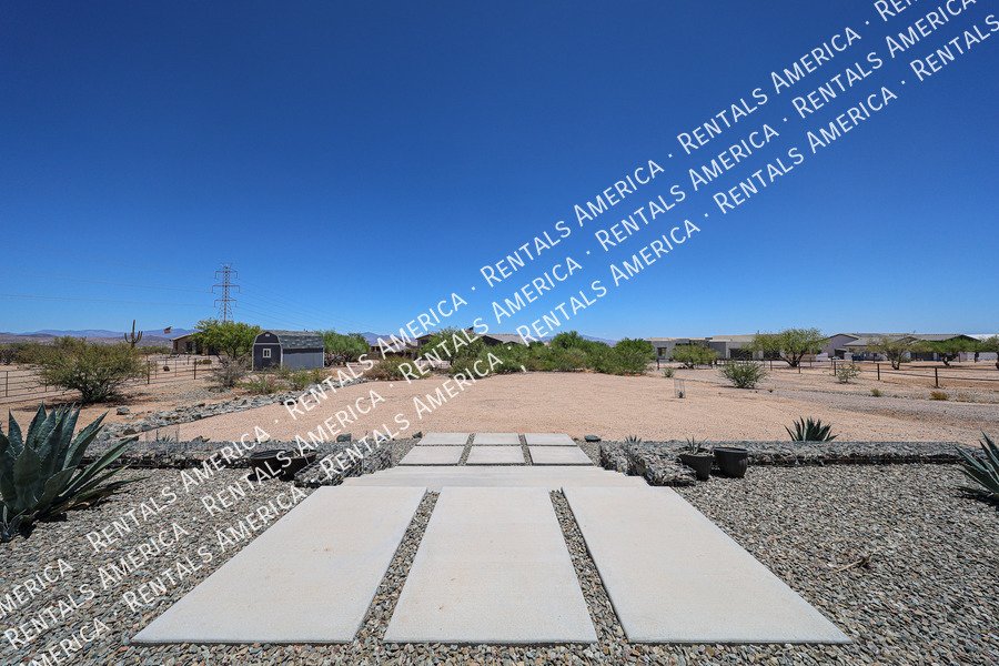 Gorgeous 3 bedroom + Den home  in Scottsdale property image