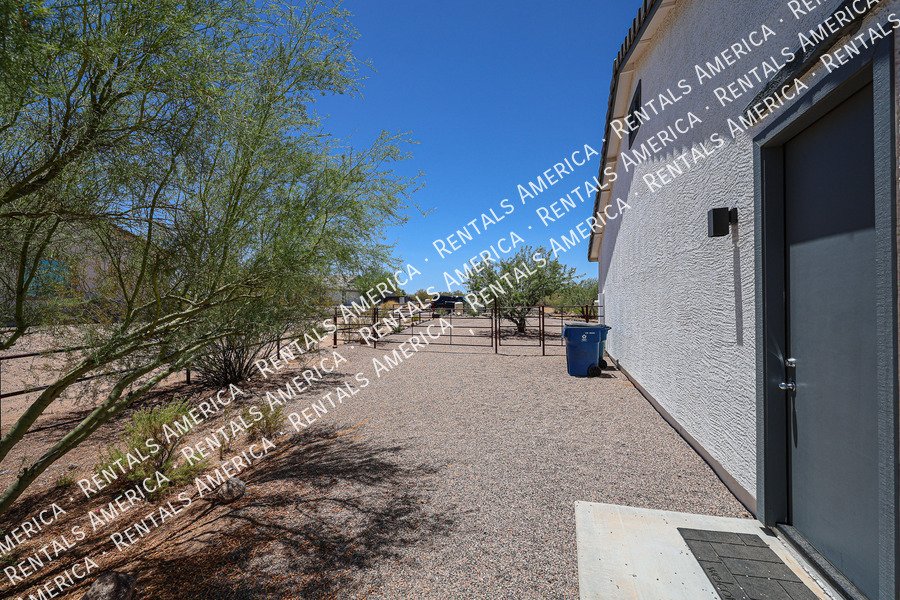 Gorgeous 3 bedroom + Den home  in Scottsdale property image
