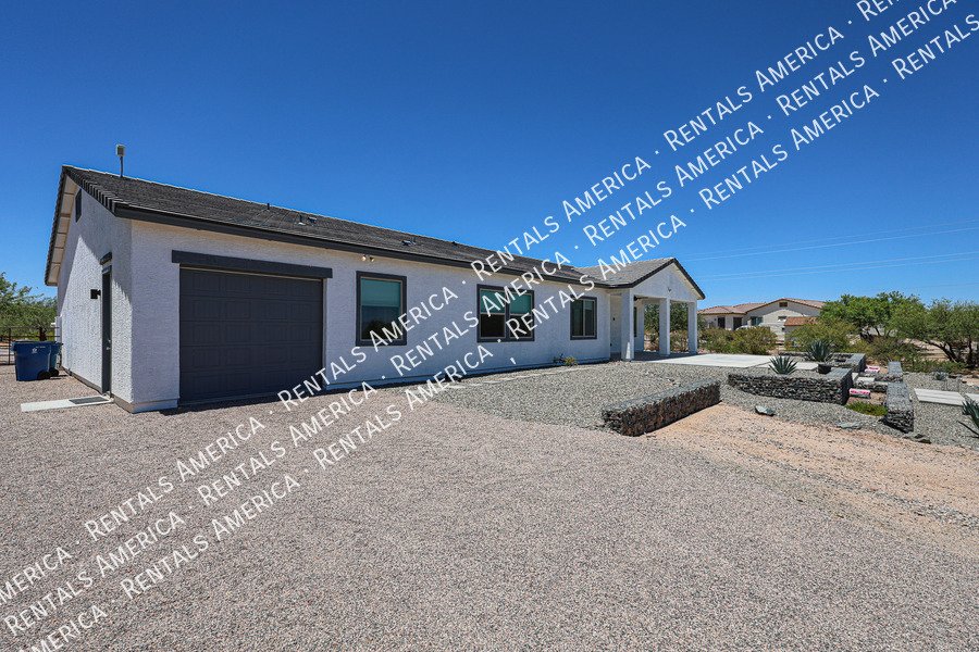 Gorgeous 3 bedroom + Den home  in Scottsdale property image