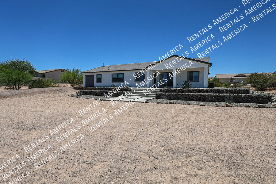 Gorgeous 3 bedroom + Den home  in Scottsdale property image