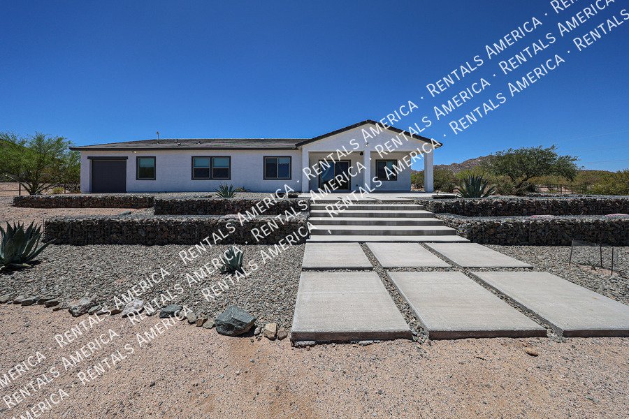 Gorgeous 3 bedroom + Den home  in Scottsdale property image