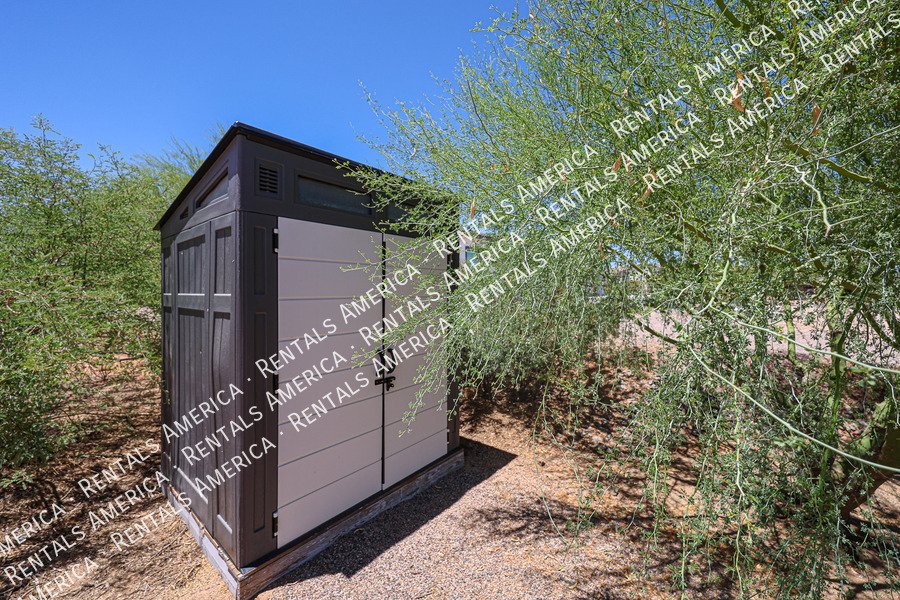 Gorgeous 3 bedroom + Den home  in Scottsdale property image