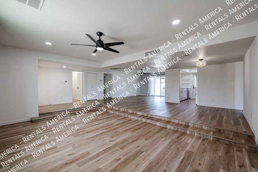 1430 E Bell De Mar Dr property image
