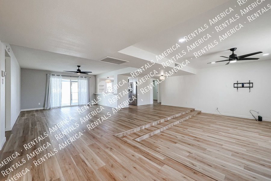 1430 E Bell De Mar Dr property image