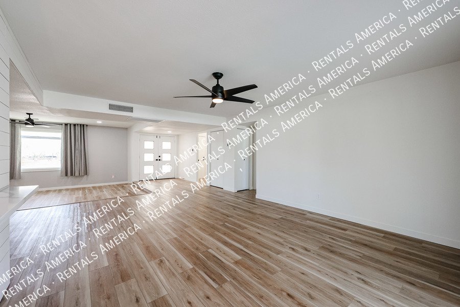 1430 E Bell De Mar Dr property image