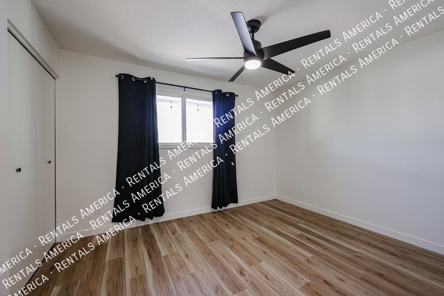 1430 E Bell De Mar Dr property image