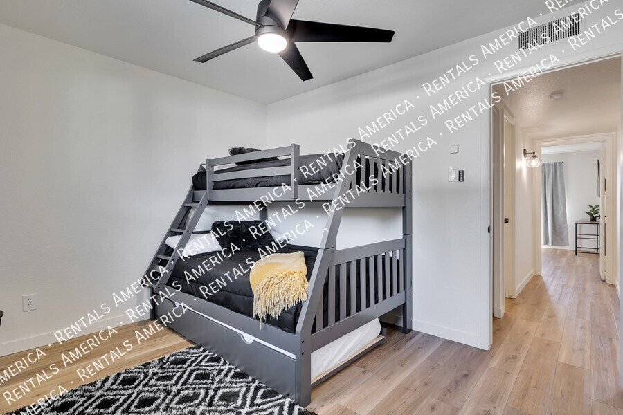 1430 E Bell De Mar Dr property image