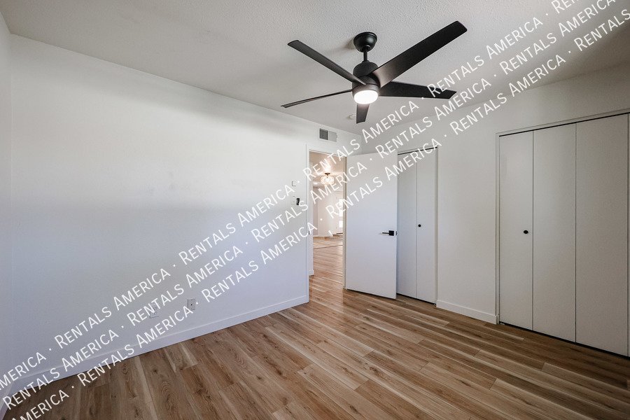 1430 E Bell De Mar Dr property image