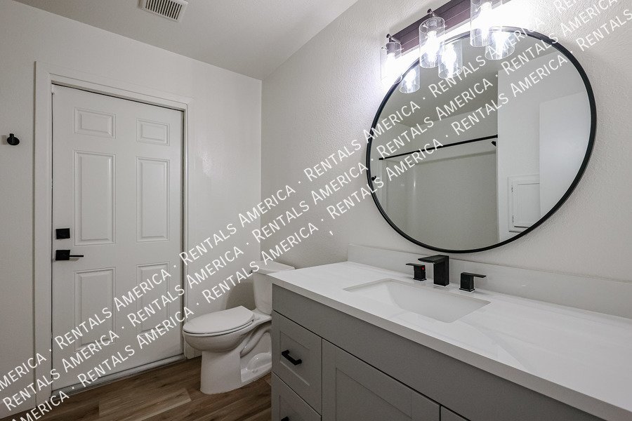 1430 E Bell De Mar Dr property image