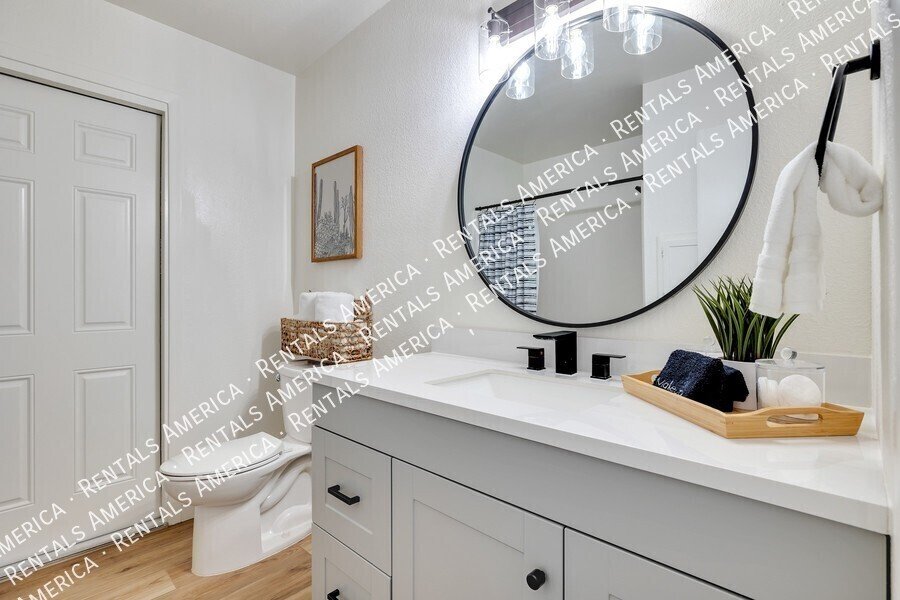 1430 E Bell De Mar Dr property image