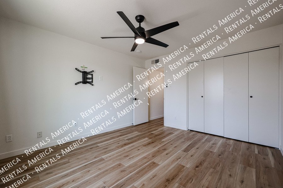 1430 E Bell De Mar Dr property image