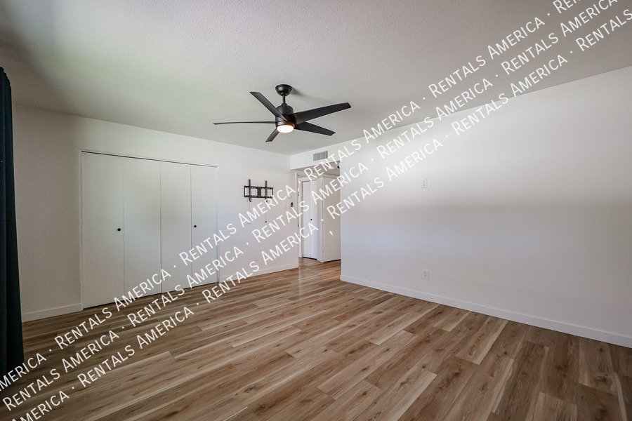 1430 E Bell De Mar Dr property image