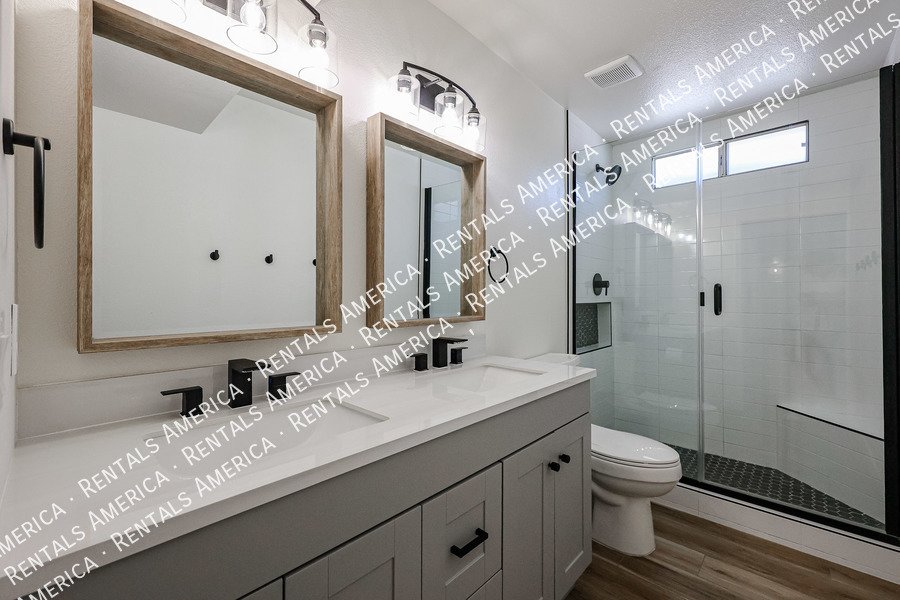 1430 E Bell De Mar Dr property image
