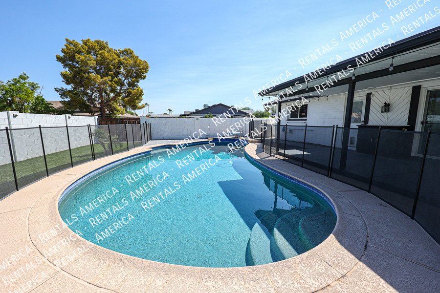 1430 E Bell De Mar Dr property image