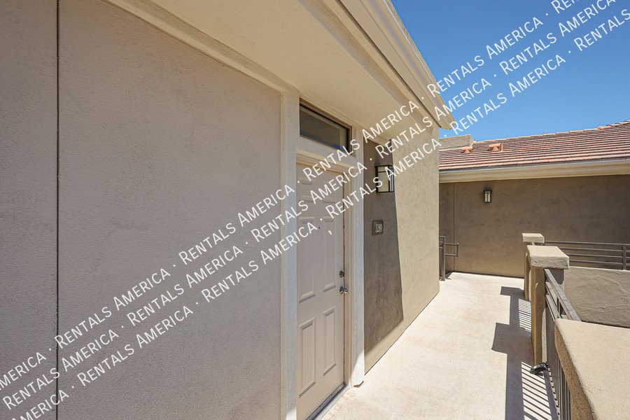 Scottsdale Greyhawk 2 BR/2 BA Condo w/ 1-car garage property image