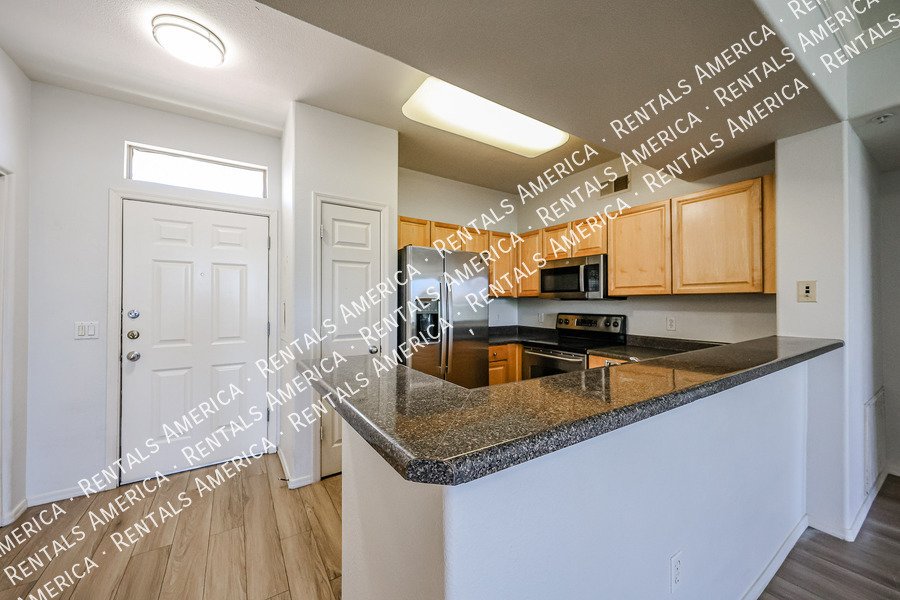 Scottsdale Greyhawk 2 BR/2 BA Condo w/ 1-car garage property image