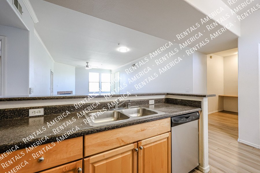 Scottsdale Greyhawk 2 BR/2 BA Condo w/ 1-car garage property image