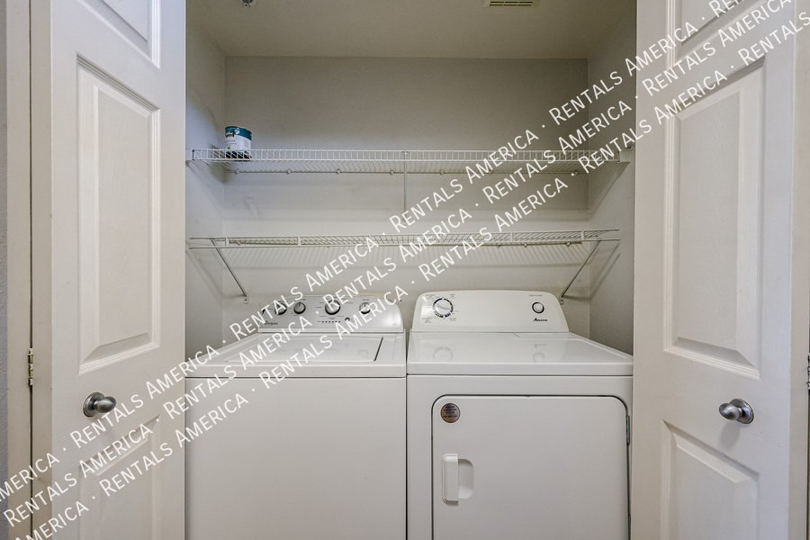 Scottsdale Greyhawk 2 BR/2 BA Condo w/ 1-car garage property image