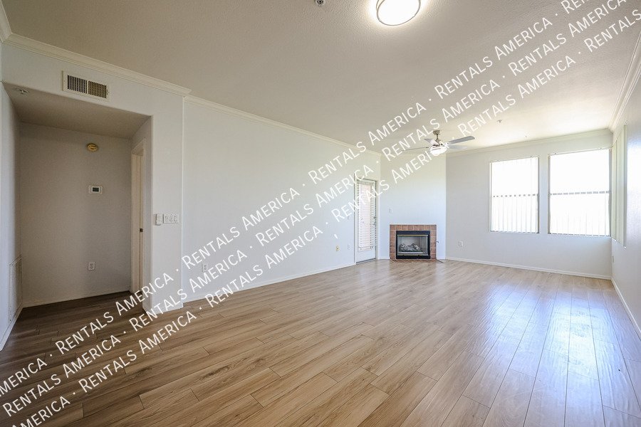 Scottsdale Greyhawk 2 BR/2 BA Condo w/ 1-car garage property image