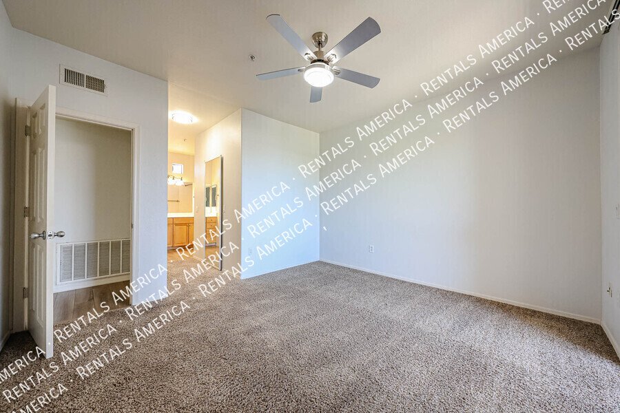 Scottsdale Greyhawk 2 BR/2 BA Condo w/ 1-car garage property image