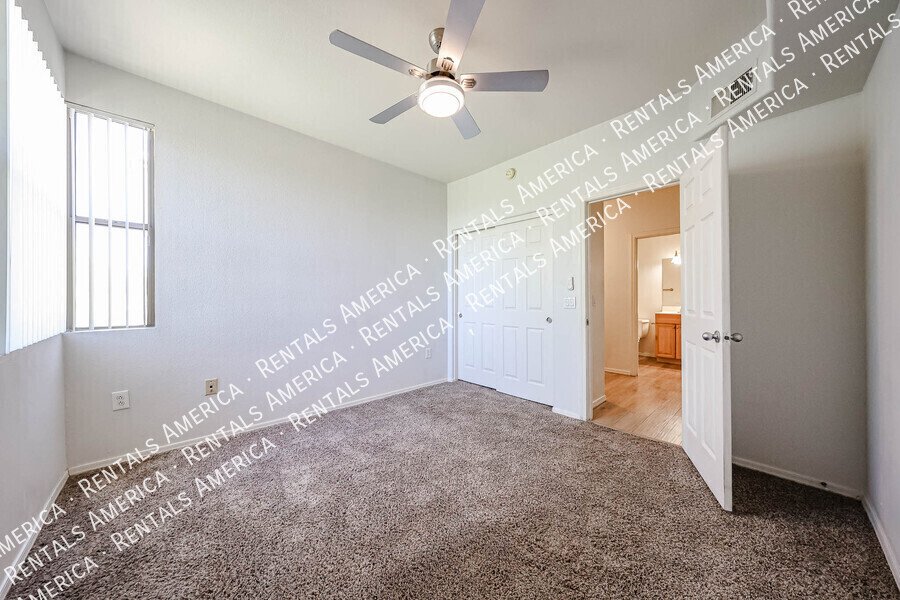 Scottsdale Greyhawk 2 BR/2 BA Condo w/ 1-car garage property image