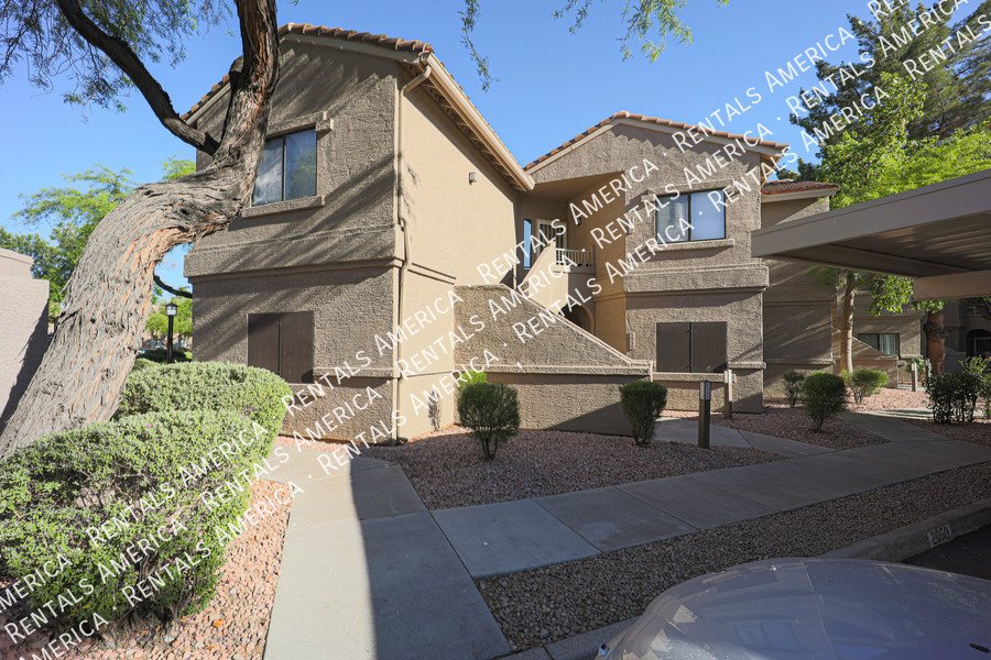 Adorable 2BD- + Office Scottsdale Condo in Villages North! property image