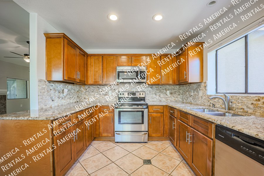 Adorable 2BD- + Office Scottsdale Condo in Villages North! property image