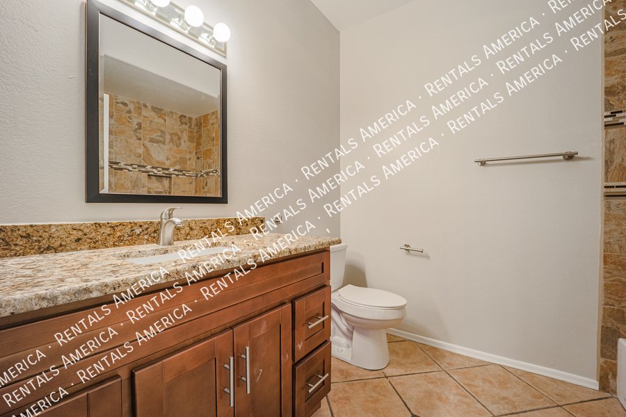 Adorable 2BD- + Office Scottsdale Condo in Villages North! property image