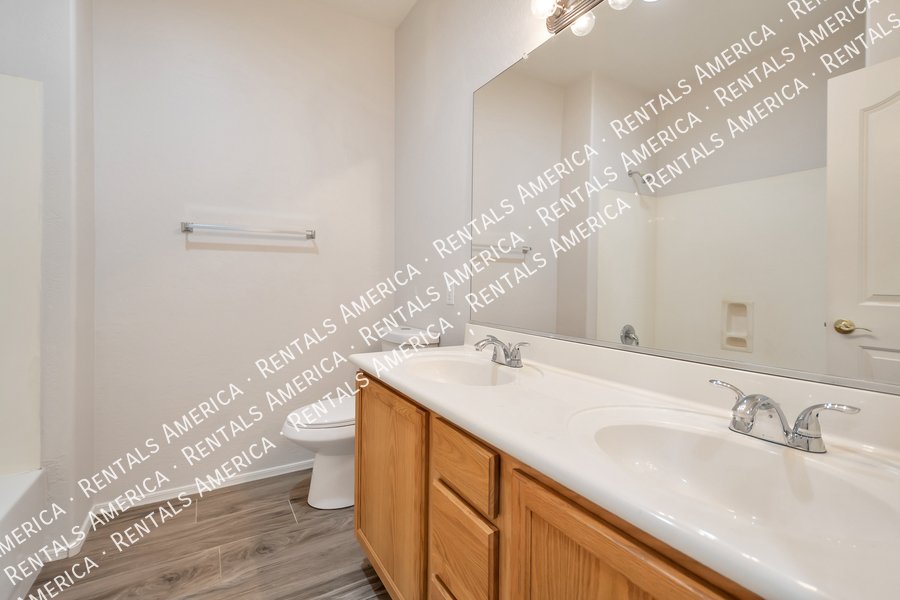 Lovely 3 bdrm home w/ Comm Pool in Johnson Ranch! property image