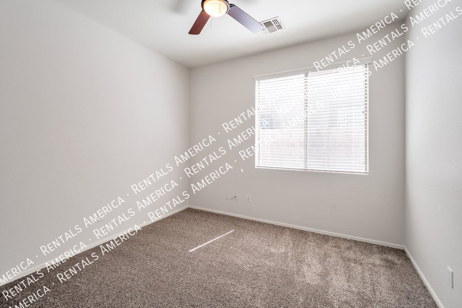 Lovely 3 bdrm home w/ Comm Pool in Johnson Ranch! property image